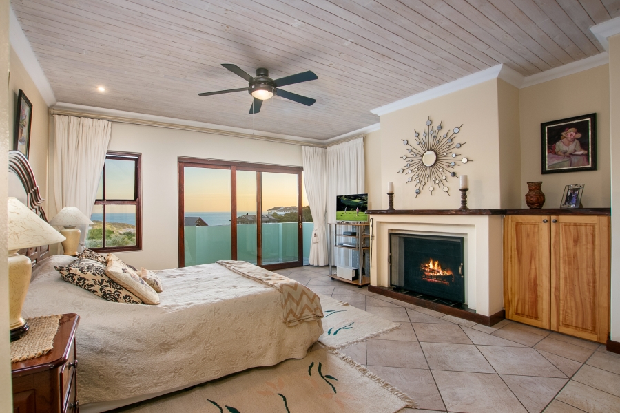 4 Bedroom Property for Sale in Cola Beach Western Cape